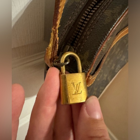 Louis Vuitton Senlis Crossbody Shoulder Bag Monogram Brown with LV lock (no key) - Picture 5 of 16